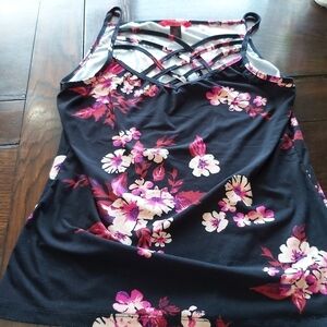 NEW*HOT KISS TOP( FLORAL)/B2A